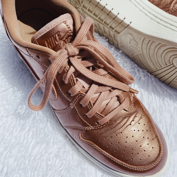 ❌SOLD❌rose gold Nike Air Jordan’s - Picture 6 of 8